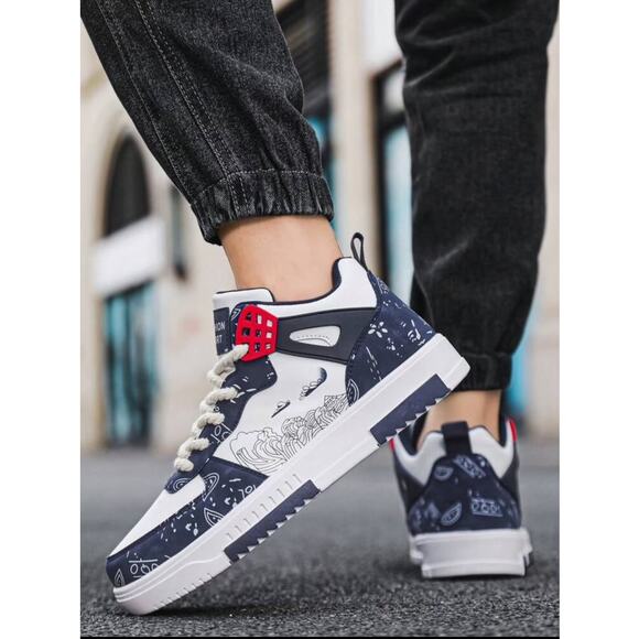 Size 11 men’s sneakers, high-top, strap, random print, flat sole, casual style - Picture 5 of 9